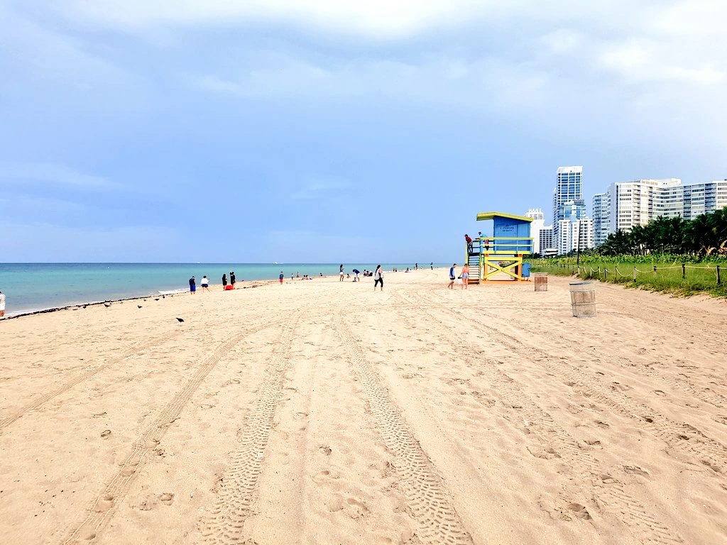 NorthBeach-Miami-neighborhood-Image-with-beach