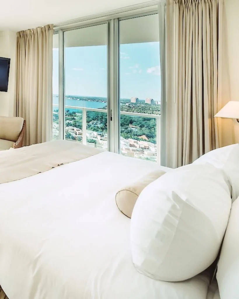 Visitors-at-the-Hotel-Arya-Coconut-Grove-can-enjoy-stunning-views-from-their-hotel-rooms