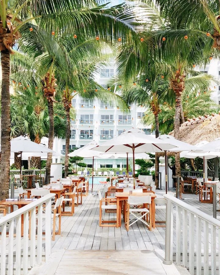 Bungalow-by-the-Sea-is-one-of-the-best-Miami-Beach-Boardwalk-restaurants