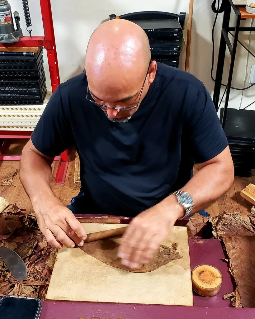 Dive-deeper-into-Cuban-culture-by-participating-in-a-cigar-rolling-class