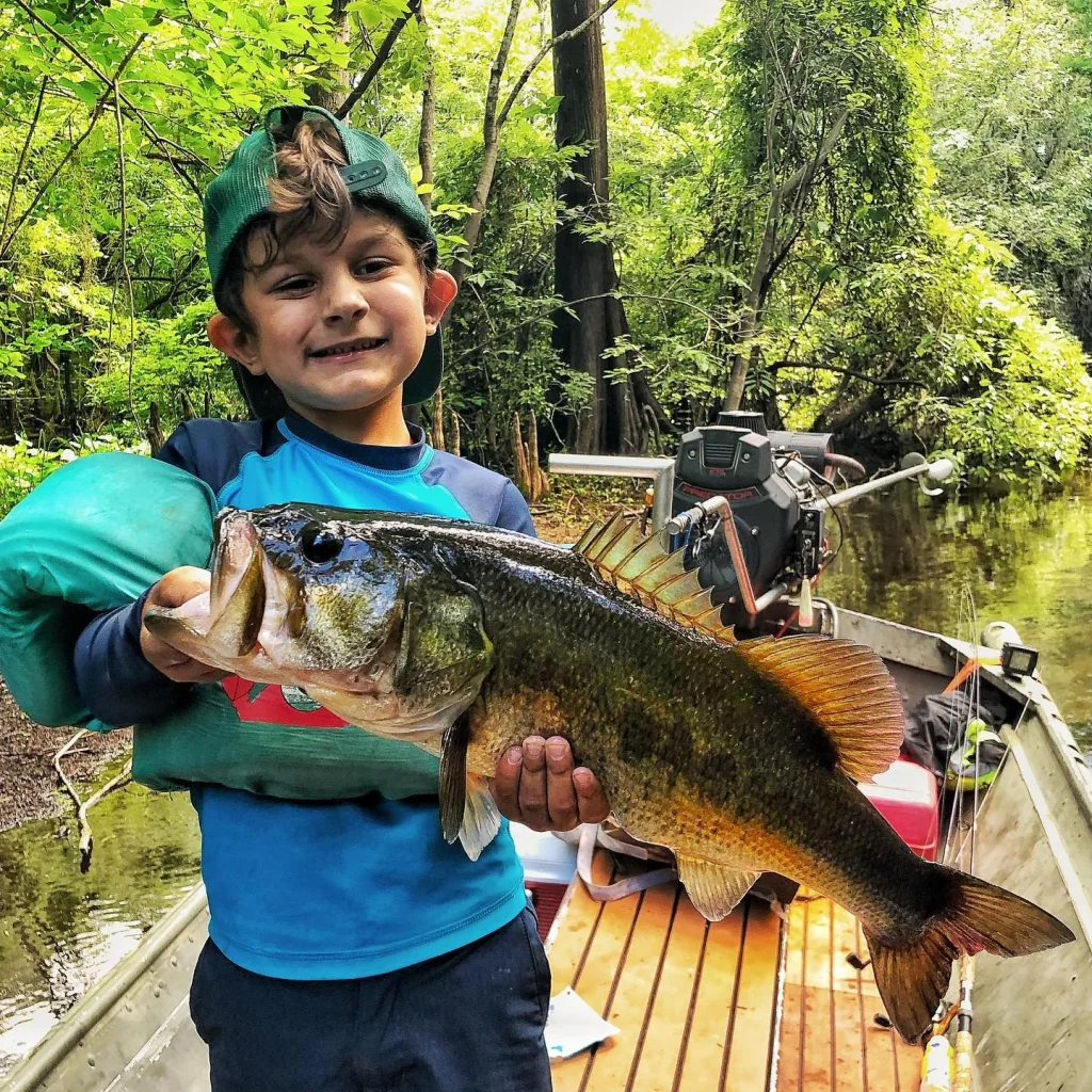 Wesley-Chapel-has-great-lakes-and-streams-which-makes-it-a-great-destination-for-fishing-adventures-with-your-friends-or-teaching-your-kids-to-fish