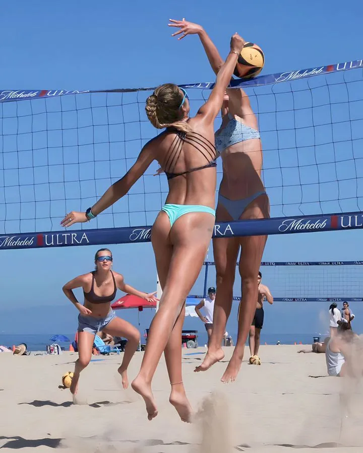Volleyball-as-one-of-the-activities-you-can-engage-in-on-the-beach-as-a-single-female - @beachvolly_beauties Instagram